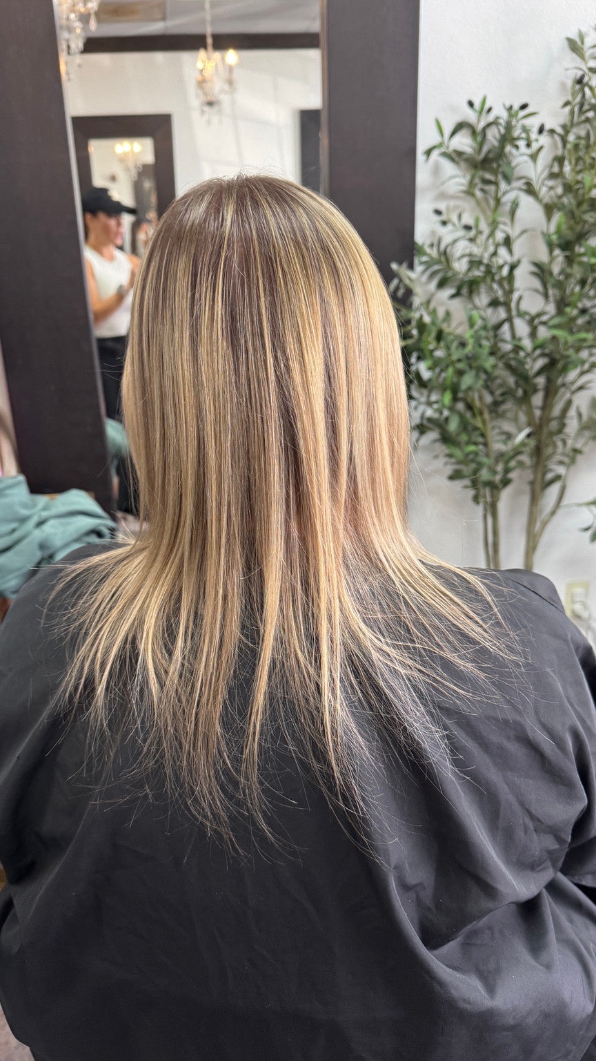 Fine blonde hair photographed before the Studio X Micro K-Tip application